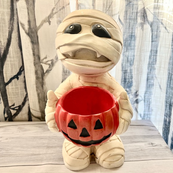 Marvin the Mummy Holding Halloween Candy Dish - Picture 2 of 9